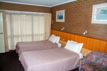 Mildura Motor Inn 2 Bedroom Family Room