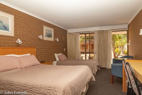 Standard Queen + Room  Mildura Motor Inn