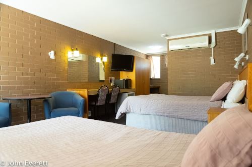 Standard Queen + Room  Mildura Motor Inn