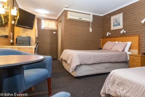 Standard Queen + Room  Mildura Motor Inn