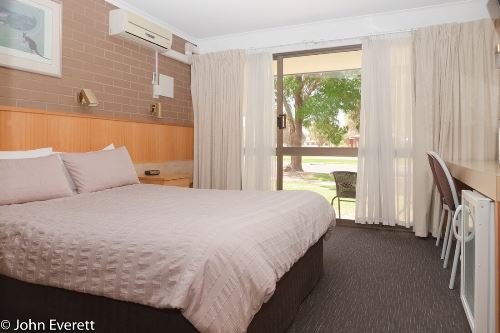 Standard Queen Room | Mildura Motor Inn